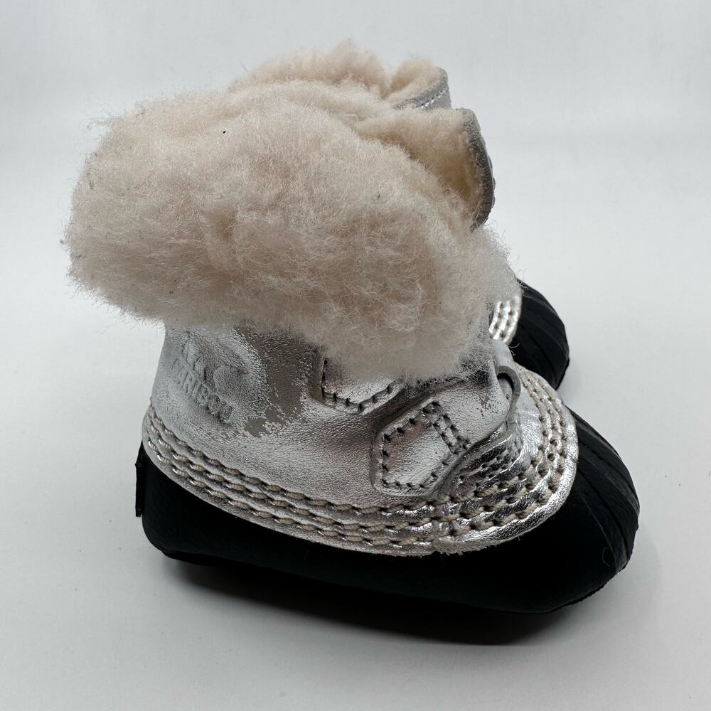 Sorel Caribou Infant Booties Size 2 Silver Faux Fur Winter Prewalker Boots